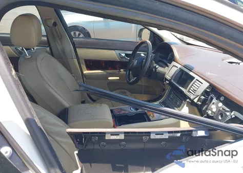 2009 Jaguar Xf Luxury из США, поврежденный, VIN SAJWA05B09HR06215